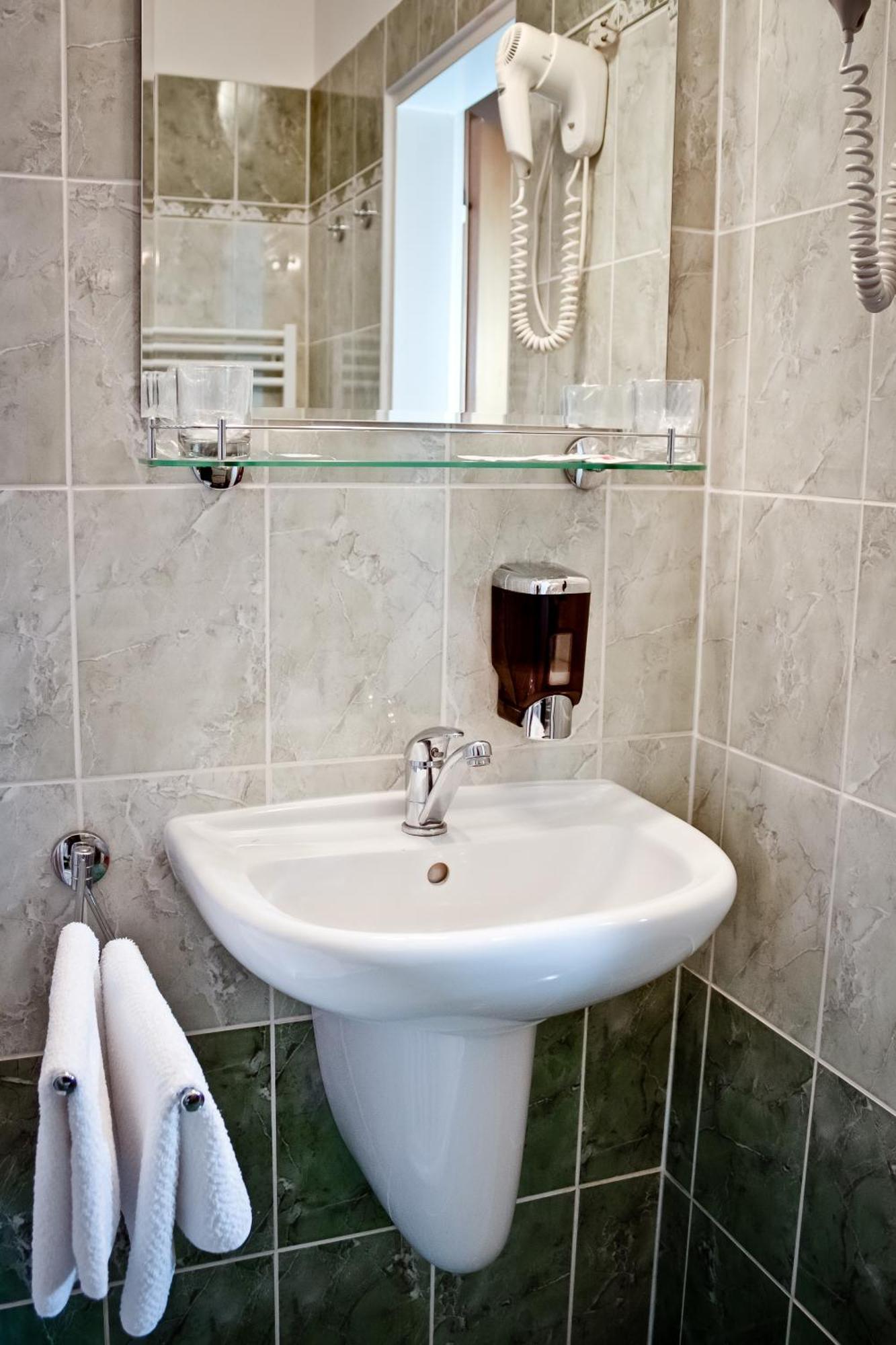 Hotel Palac Elektra Ostrava Luaran gambar